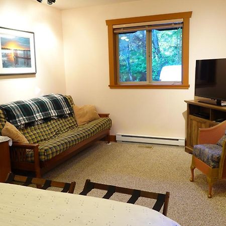 Summerhill Guest House Tofino Esterno foto