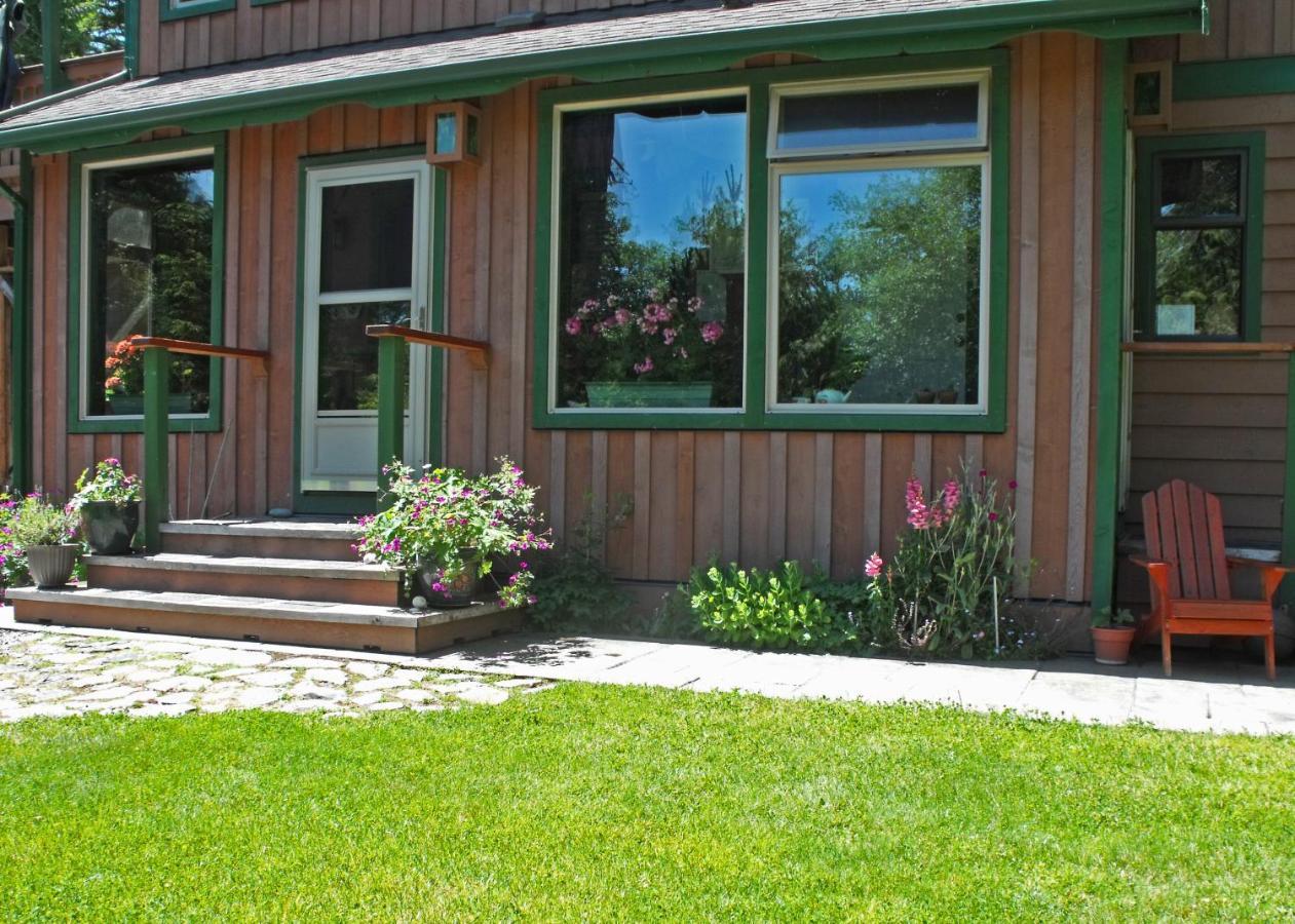 Summerhill Guest House Tofino Esterno foto