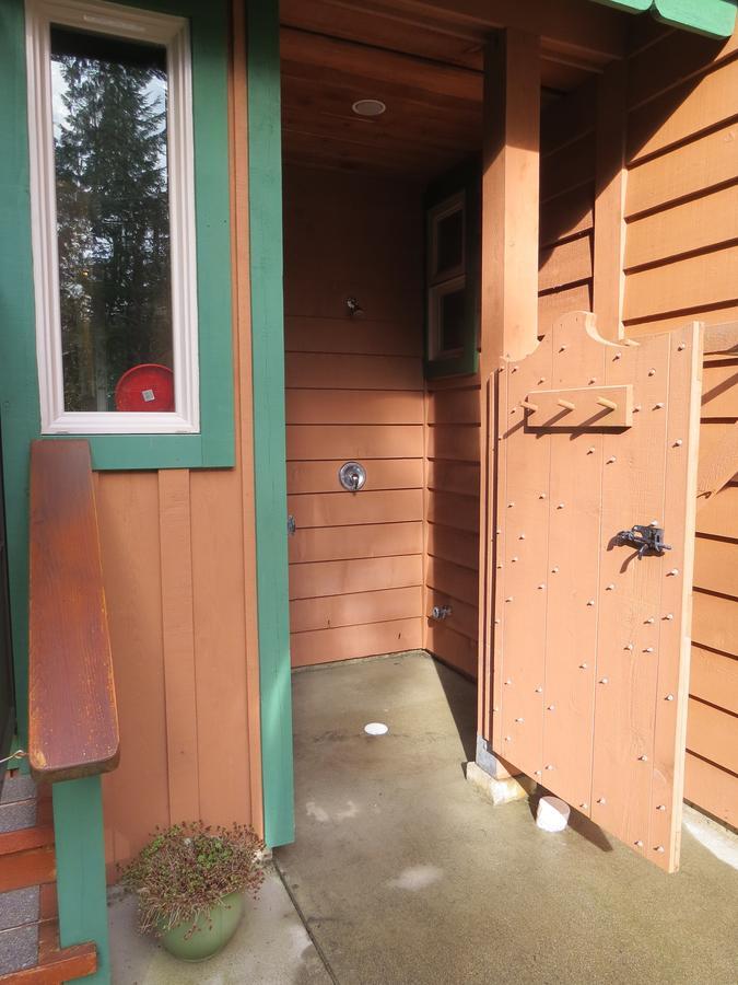 Summerhill Guest House Tofino Esterno foto