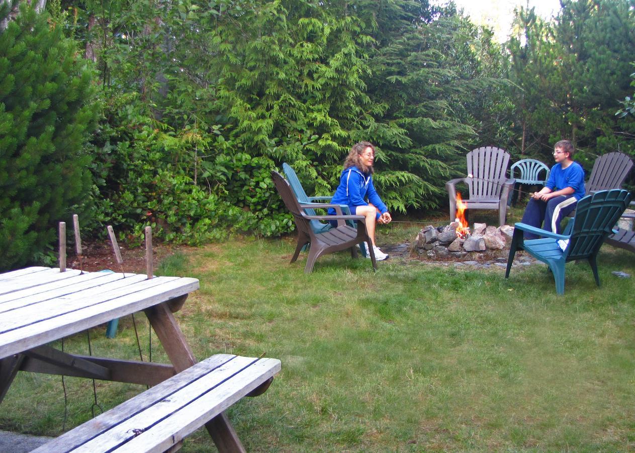 Summerhill Guest House Tofino Esterno foto