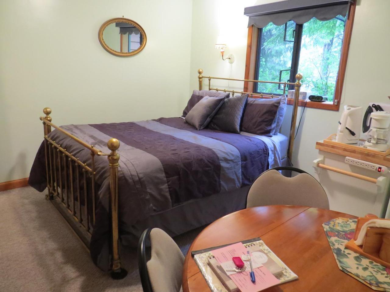 Summerhill Guest House Tofino Esterno foto